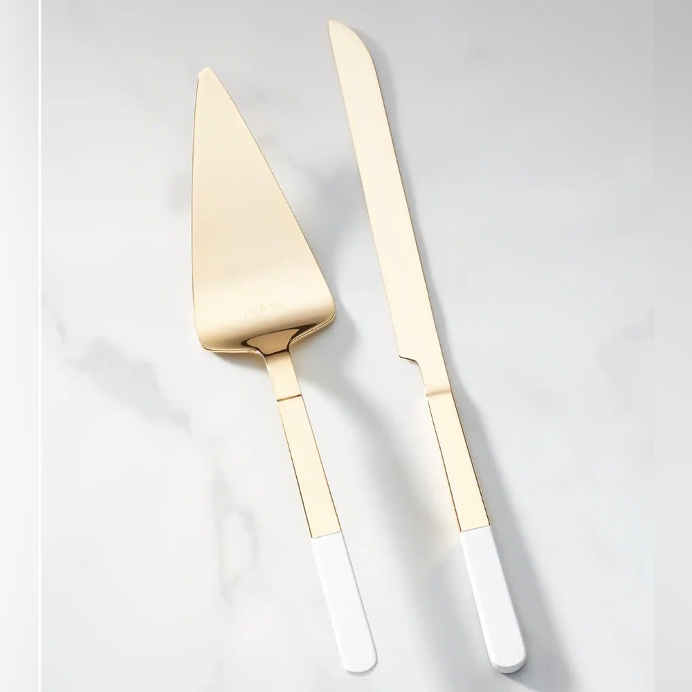 kate spade new york Loves Me KnotTM
2-Piece Cake Knife and Server Set